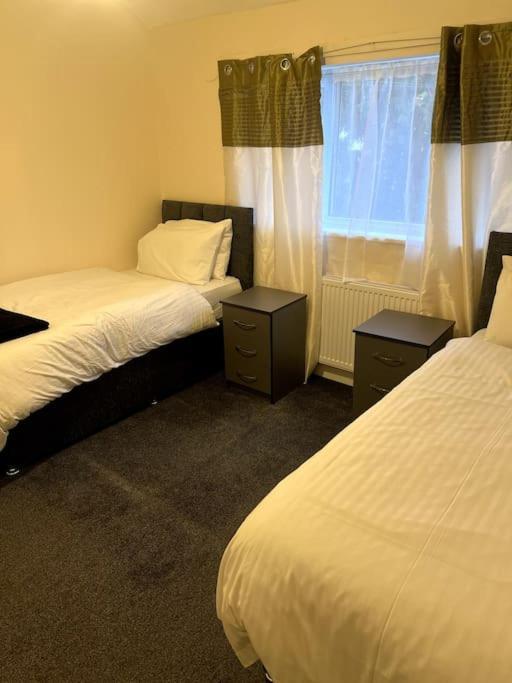 Spacious City Centre Home Near Hospital & M5 Worcester Exterior foto